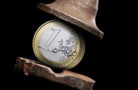 Πιο πιθανό η Ευρωζώνη να μπει σε ύφεση παρά να τη γλιτώσει, λένε τώρα οι οικονολόγοι