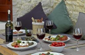 ΥΠΑΑΤ: Ο οινοτουρισμός στις προτεραιότητες της στρατηγικής για τον πρωτογενή τομέα