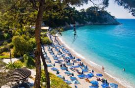 7 παραθαλάσσιοι προορισμοί ιδανικοί για διακοπές με παιδιά