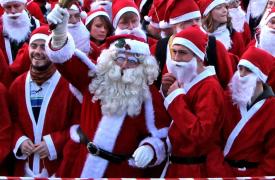 Κυκλοφοριακές ρυθμίσεις αύριο Κυριακή λόγω της διεξαγωγής του «Athens Santa Run 2025»