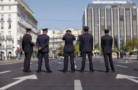 Αστυνομικοί, πυροσβέστες, λιμενικοί: Το νέο μισθολόγιο - Τι αυξήσεις θα πάρουν