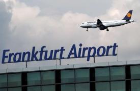 Γερμανία: Ακυρώσεις πτήσεων στο αεροδρόμιο της Φρανκφούρτης λόγω χιονιού και πάγου