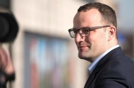 Γερμανία: Ο Γενς Σπαν υπέβαλε την παραίτησή του από τη θέση του επικεφαλής της κοινοβουλευτικής ομάδας των CDU/CSU