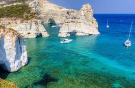Τραυματίστηκε Αυστραλή λουόμενη από αποκόλληση βράχων στο «Κλέφτικο» της Μήλου