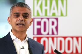Βρετανία: Επανεξελέγη δήμαρχος Λονδίνου ο Σαντίκ Καν