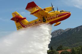 Canadair στην Ελλάδα: Πόσο νερό ρίχνουν στις φωτιές και τι αλλάζει με την αναβάθμιση