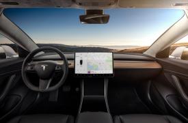 Tesla: Η NHTSA ολοκλήρωσε την έρευνα για το σύστημα διεύθυνσης σε 376.000 EV της αυτοκινητοβιομηχανίας