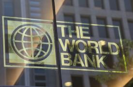 Αναδίπλωση από την Παγκόσμια Τράπεζα – Κλείνει το «μάτι» στον κρατικό παρεμβατισμό