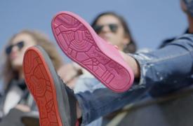 Γιατί δεν πρέπει να καθαρίζoυμε τα παπούτσια μας με υγρά μαντηλάκια