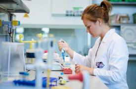 Ανδρόπαυση και γήρανση ωοθηκών: Νέες απειλές για το δημογραφικό και το παράδειγμα της Κύπρου