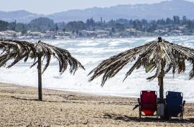 Διάσωση δίχρονης από ναυαγοσώστριες σε παραλία της Αλεξανδρούπολης