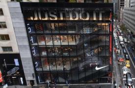 Nike: Βουτιά 12% στις πωλήσεις το δ' τρίμηνο - Στα 211 εκατ. δολάρια τα καθαρά κέρδη
