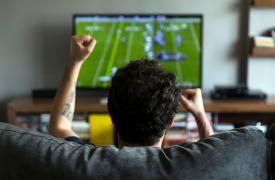 Cosmote TV vs Nova: Ξεκινά η μάχη για το αθλητικό περιεχόμενο