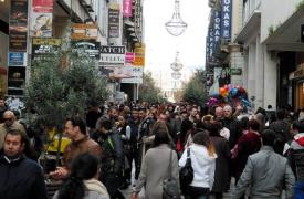 Στον εορταστικό τζίρο ποντάρει το λιανεμπόριο – Ανοιχτά σήμερα τα καταστήματα