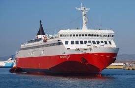 Μηχανική βλάβη στο Fast Ferries Andros -Επιστρέφει στη Ραφήνα