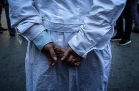 Θάνατος Μαζωνάκη: Κατηγορία για ανθρωποκτονία με ενδεχόμενο δόλο στους δύο γιατρούς