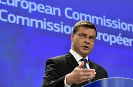 Ντομπρόβσκις (ΕΕ): Κλειδί για αποφυγή της ύφεσης η επιτυχής διαχείριση της ενεργειακής κρίσης