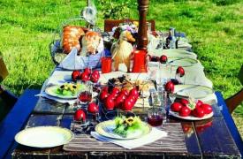 «Φωτιά» το πασχαλινό τραπέζι – Πώς διαμορφώνονται οι τιμές