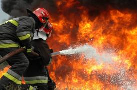 Πρώτη στους επαγγελματίες πυροσβέστες η Ελλάδα - Γιατί καμία άλλη χώρα δεν έχει τόσο μεγάλη αναλογία