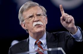 Έφοδος του FBI στο σπίτι του Τζον Μπόλτον, πρώην συμβούλου του Τραμπ