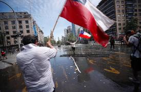 Χιλή: Δημοσκόπηση δείχνει ότι η Γιανέτ Χάρα χάνει από τη Δεξιά