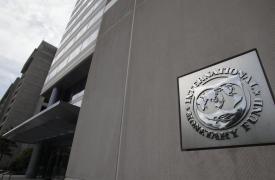 ΔΝΤ: Συγκρατημένες προβλέψεις για ανάπτυξη 2% το 2025 και το 2026 στην Ελλάδα
