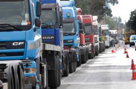 Αναστέλλονται οι απεργιακές κινητοποιήσεις στην εφοδιαστική αλυσίδα - Εποικοδομητική η συνάντηση με Κυρανάκη