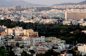 Κομισιόν: Ενδείξεις υπερτίμησης στην ελληνική αγορά κατοικίας - Καμπανάκι για τις φοροαπαλλαγές