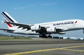 Η Γαλλία σχεδιάζει πτήσεις επαναπατρισμού από τη Μέση Ανατολή