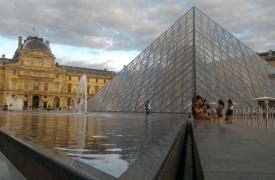 Ληστεία στο Λούβρο: Οι δύο ύποπτοι παραδέχτηκαν εν μέρει την εμπλοκή τους