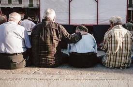 Το δημογραφικό υπονομεύει τις μελλοντικές συντάξεις - Τι ισχύει σε Ελλάδα και Ευρώπη