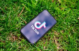 TikTok: Αντιμετωπίζει πρόστιμο 29 εκατ. λιρών στη Βρετανία για προβλήματα στη διαχείριση δεδομένων παιδιών