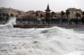 Γαλλία: Δύο νεκροί και 53.000 νοικοκυριά χωρίς ρεύμα μετά το σφοδρό κύμα κακοκαιρίας