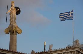 Fitch Solutions: Οι οδηγοί που θα στηρίξουν την ανάπτυξη στην Ελλάδα το 2023 - Ανησυχία για τα εισοδήματα και την πολιτική αβεβαιότητα