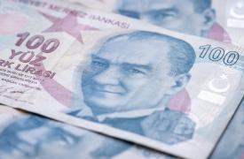 Τουρκία: Καταργεί τη ρύθμιση που υποχρεώνει τις τράπεζες να αγοράζουν ομόλογα σε λίρα