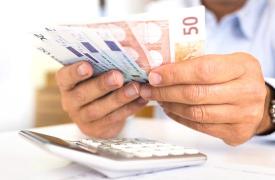 Πώς υπολογίζεται η αποζημίωση απόλυσης και πως επιδρά η νέα αύξηση του κατώτατου μισθού