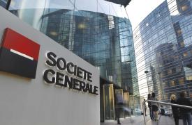 Societe Generale: Η αναβάθμιση από τη Fitch θα οδηγήσει τα ελληνικά ομόλογα σε κορυφαίους δείκτες