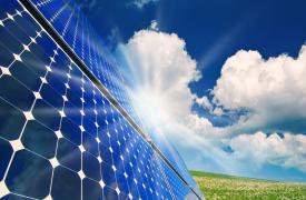 Φωτοβολταϊκό στη στέγη: Καθαρά κέρδη 6.500 ευρώ στην 20ετία χάρις στον ήλιο