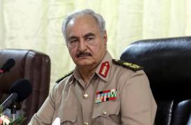 Λιβύη: Στη Ρωσία για συνομιλίες ο στρατάρχης Χάφταρ