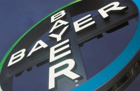 Η Bayer αντλεί 3 δισ. ευρώ από πώληση μειοψηφικού ποσοστού στην Apollo