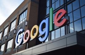 Η Google καταγγέλλει κατάσχεση του τραπεζικού λογαριασμού της στη Ρωσία - Σε πτώχευση η θυγατρική της