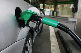 Τι κρύβει η «διαδρομή» από το πετρέλαιο στη βενζίνα;