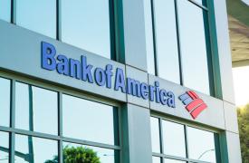Bank of America: Κερδίζει έδαφος το σενάριο μιας «ήπιας προσγείωσης»