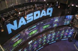 Wall Street: Νέα ρεκόρ για S&P 500 και Nasdaq έφερε η διπλωματία