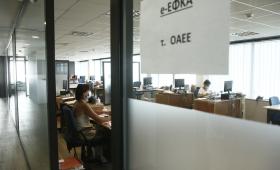 Πώς μπορούν να πάρουν σύνταξη 50.000 «εγκλωβισμένοι» οφειλέτες του ΕΦΚΑ
