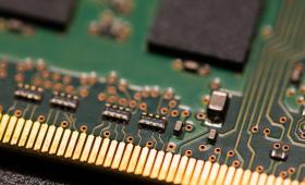 Φουντώνει η μάχη των τσιπ: Η Κίνα θέλει να ρίξει επιπλέον 70 δισ. δολάρια στην αγορά