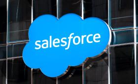 Salesforce: Το 75% των επαγγελματιών του μάρκετινγκ έχει υιοθετήσει το ΑΙ