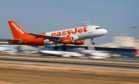 Η Apollo Global εξαγοράζει την EasyJet έναντι 7,7 δισ. δολαρίων