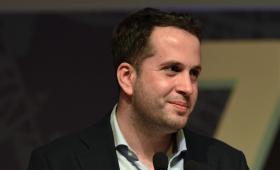Τσάπαλος: «Επιστρέφουμε στην κοινωνία μέχρι και το τελευταίο ευρώ του πλεονάσματος»