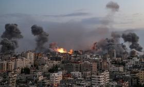 Φλέγεται η Μέση Ανατολή με μπαράζ εκατέρωθεν επιθέσεων - Η πιο βίαιη επίθεση από την αρχή του πολέμου, λέει το Ιράν